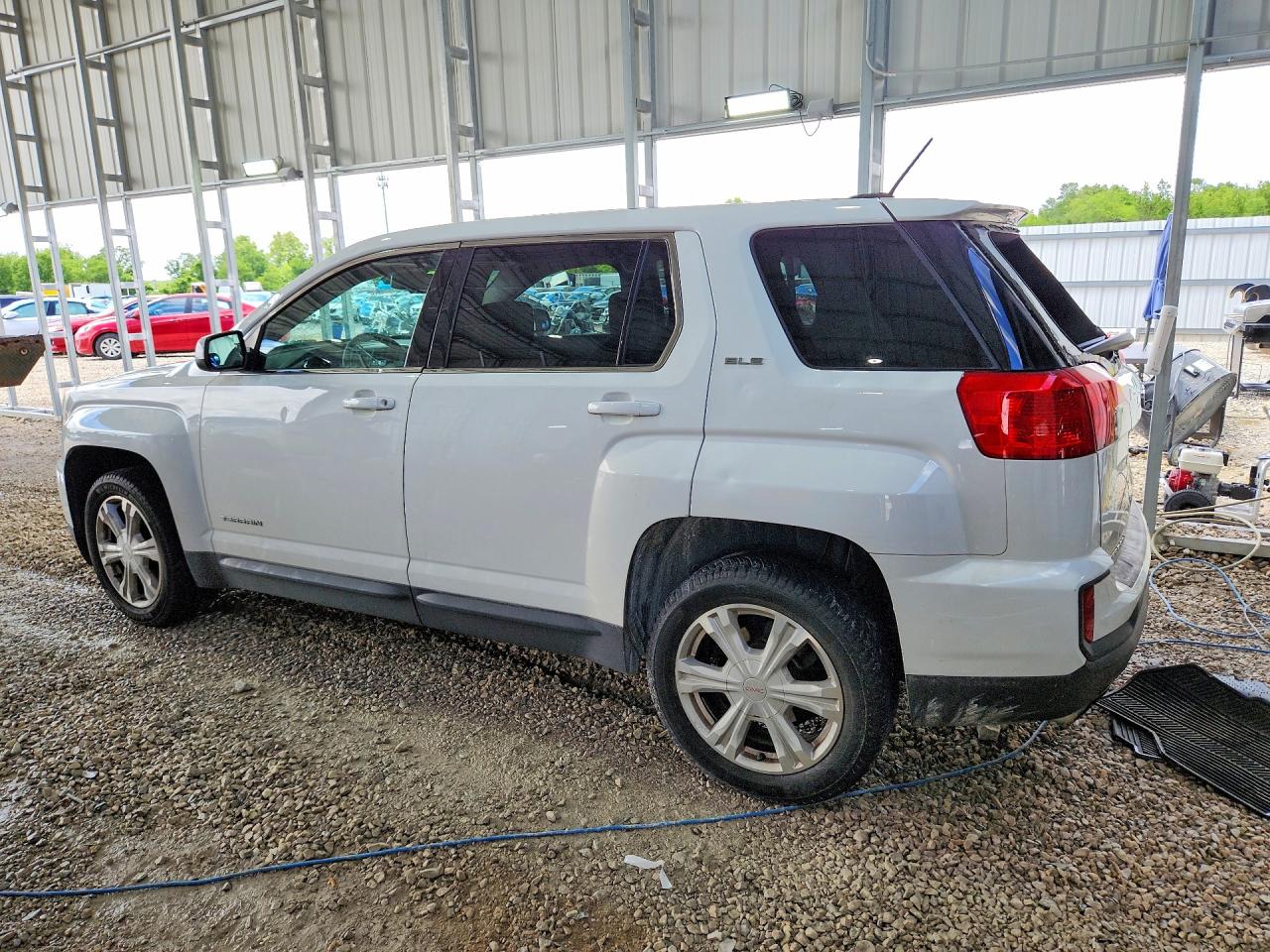 2017 GMC TERRAIN photo 3