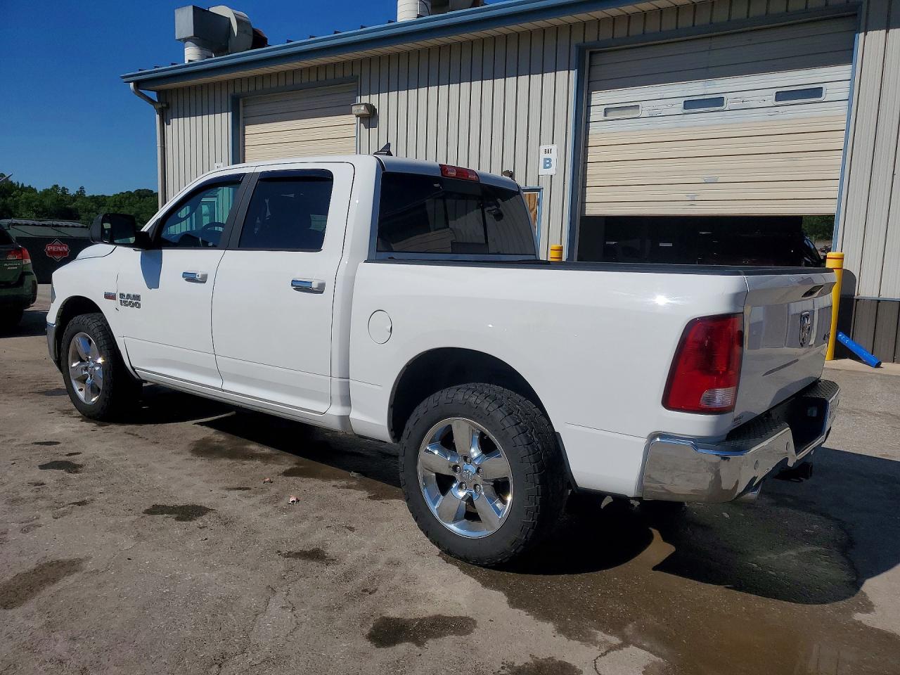 2018 RAM 1500 SLT photo 4