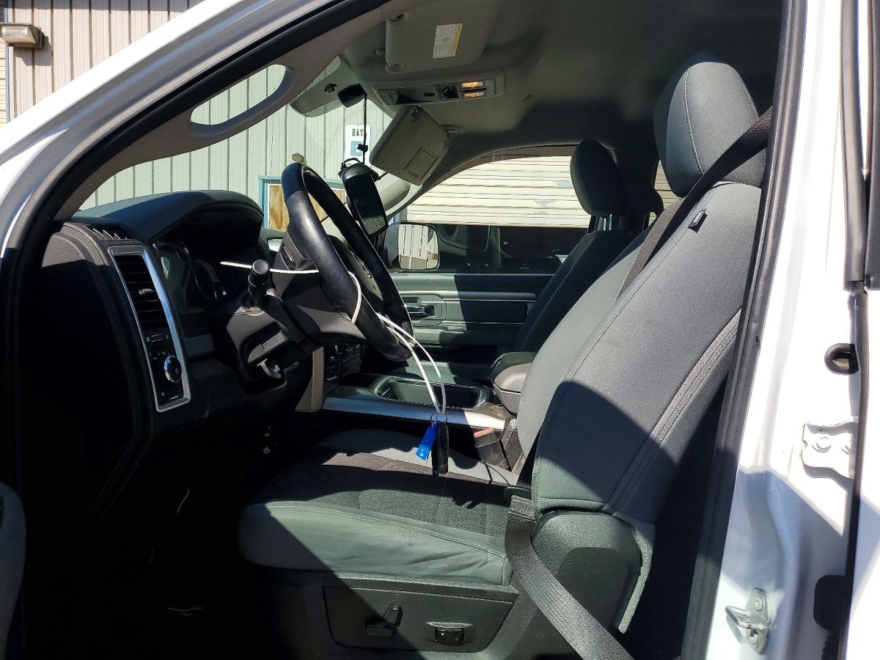 2018 RAM 1500 SLT photo 19