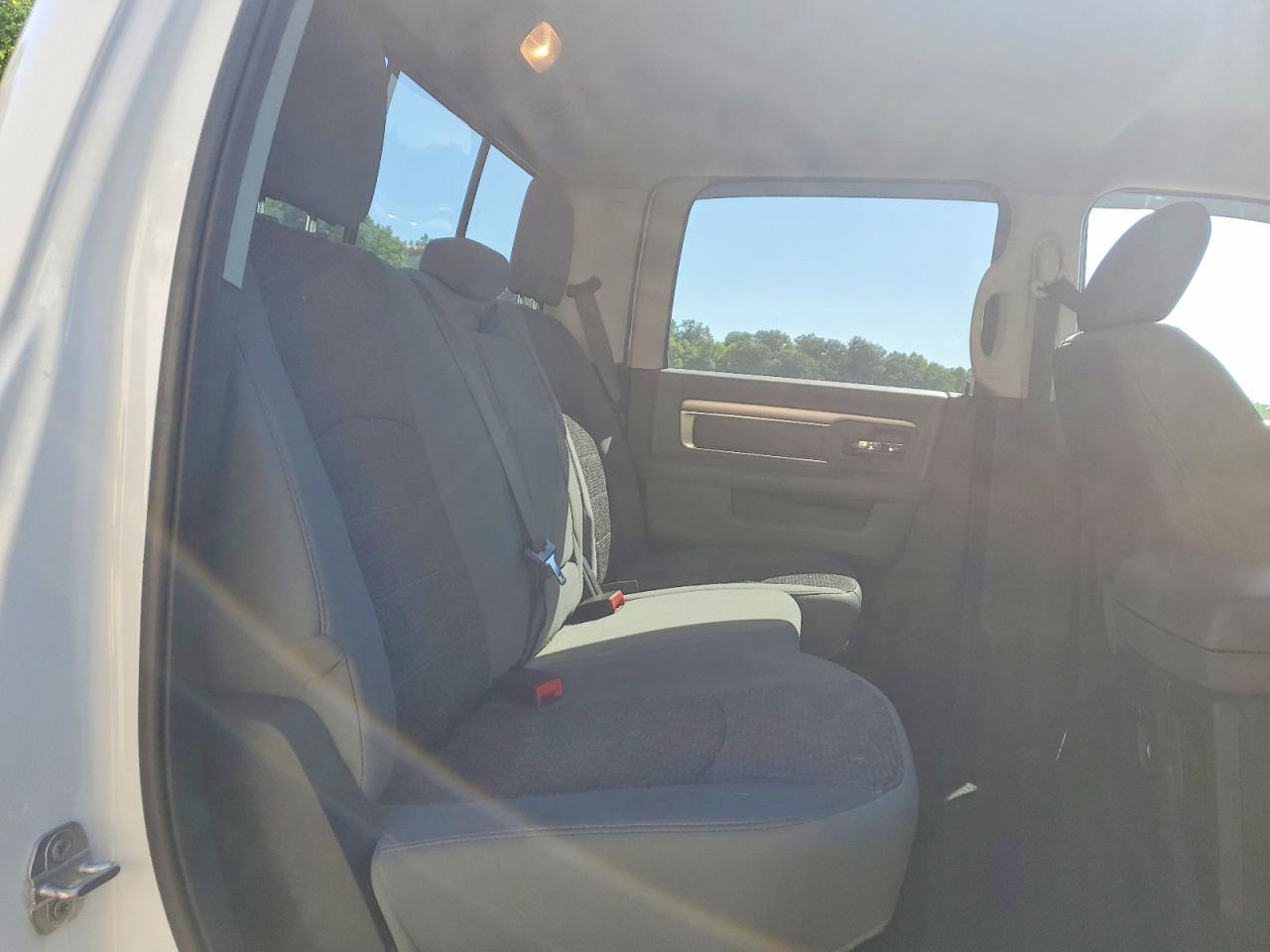 2018 RAM 1500 SLT photo 28