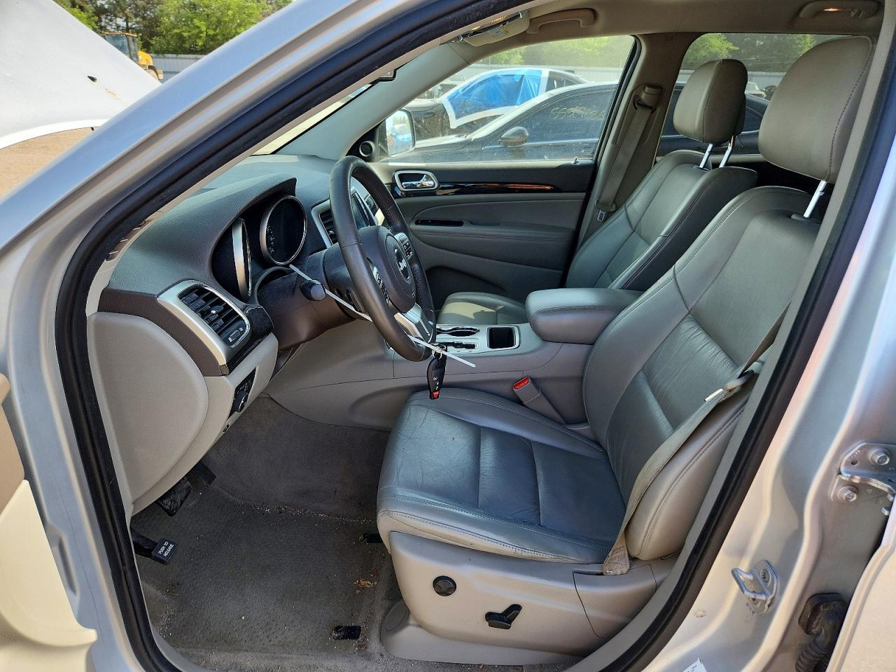 2011 JEEP GRAND CHEROKEE LAREDO photo 19
