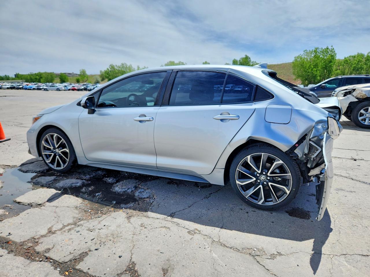 2020 TOYOTA COROLLA SE photo 3