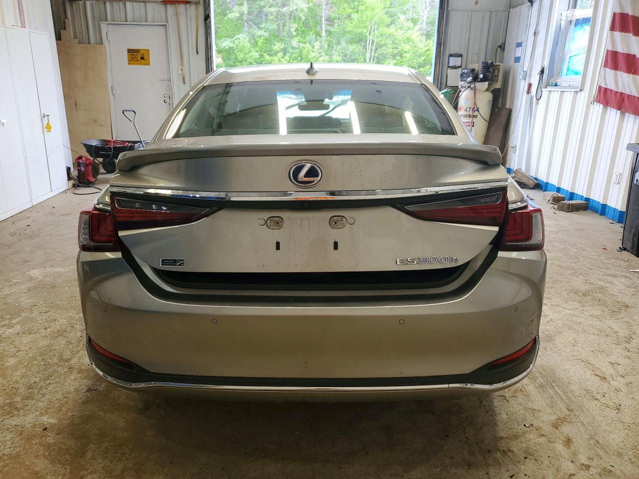 2020 LEXUS ES 300H LUXURY photo 6