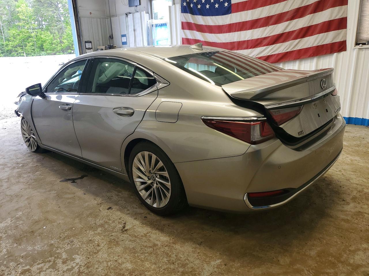 2020 LEXUS ES 300H LUXURY photo 2