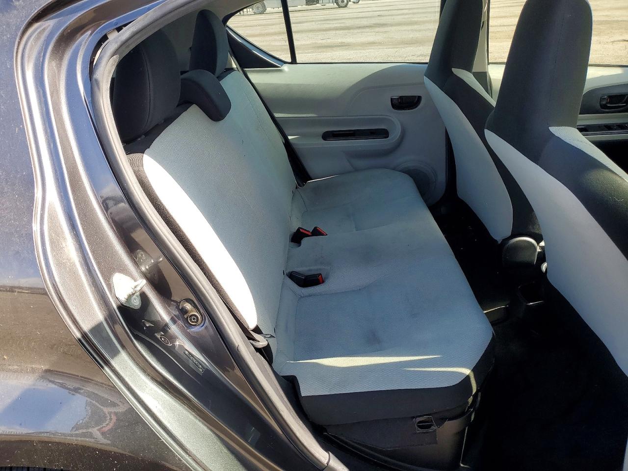 2012 TOYOTA PRIUS C ONE photo 10