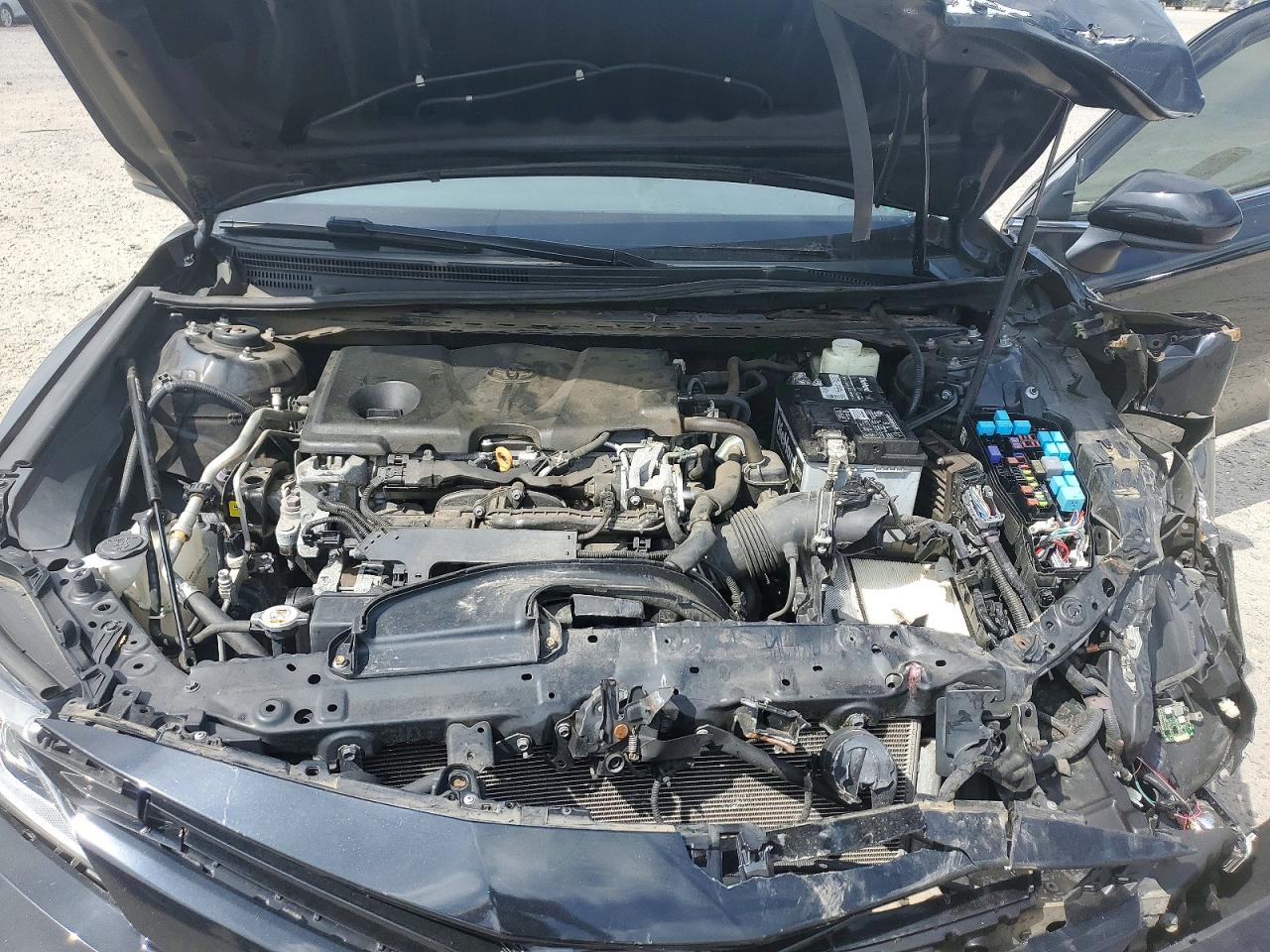 2018 TOYOTA CAMRY LE photo 21