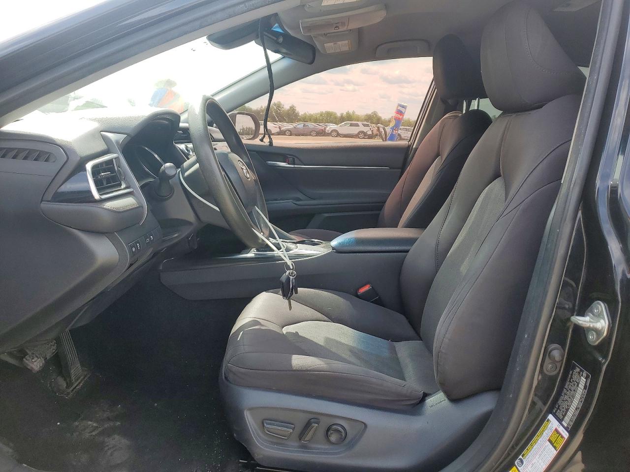 2018 TOYOTA CAMRY LE photo 13