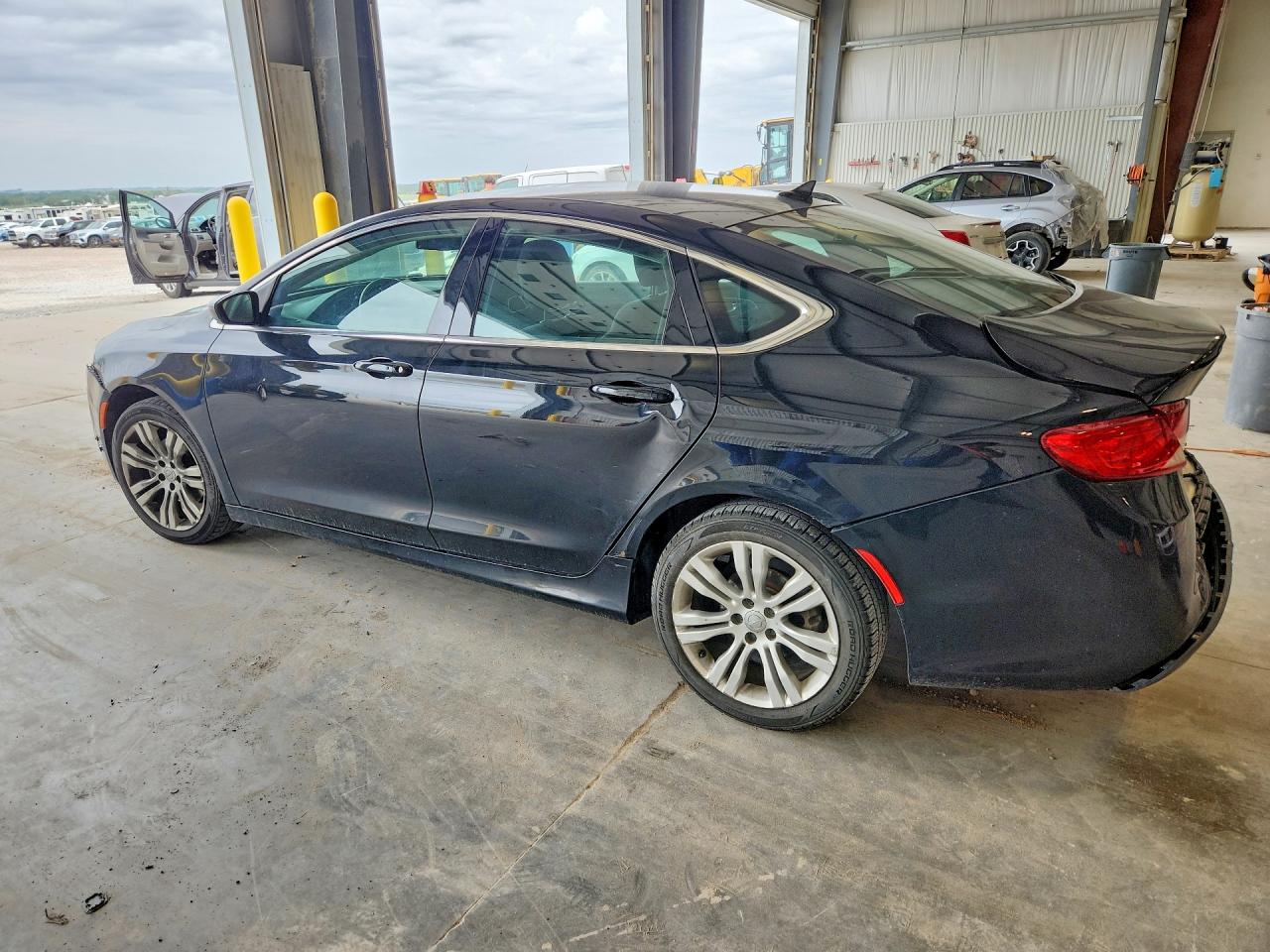2015 CHRYSLER 200 LIMITED photo 3