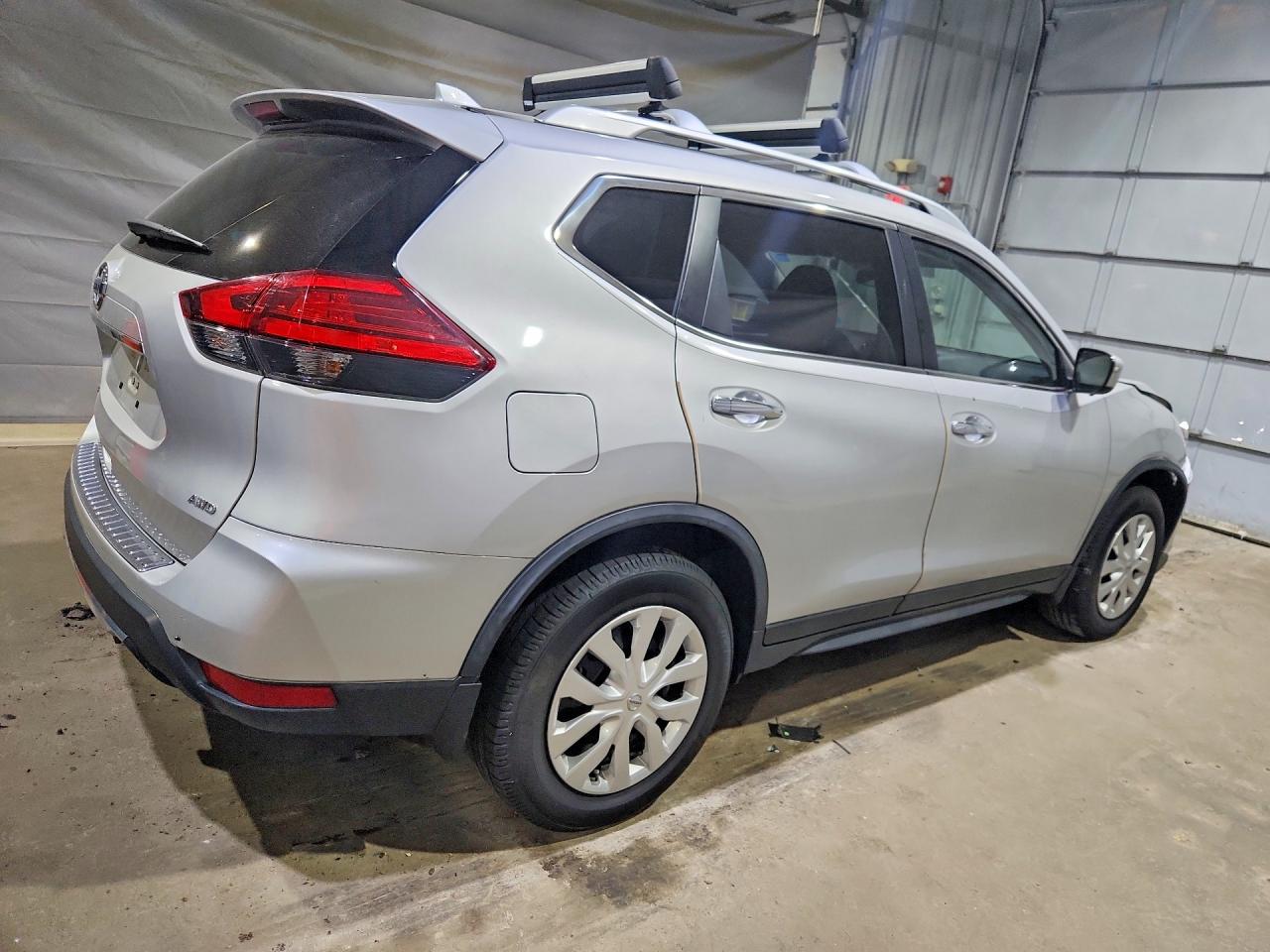 2017 NISSAN ROGUE S photo 5
