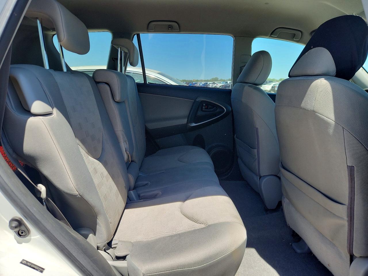 2010 TOYOTA RAV4 BASE photo 19