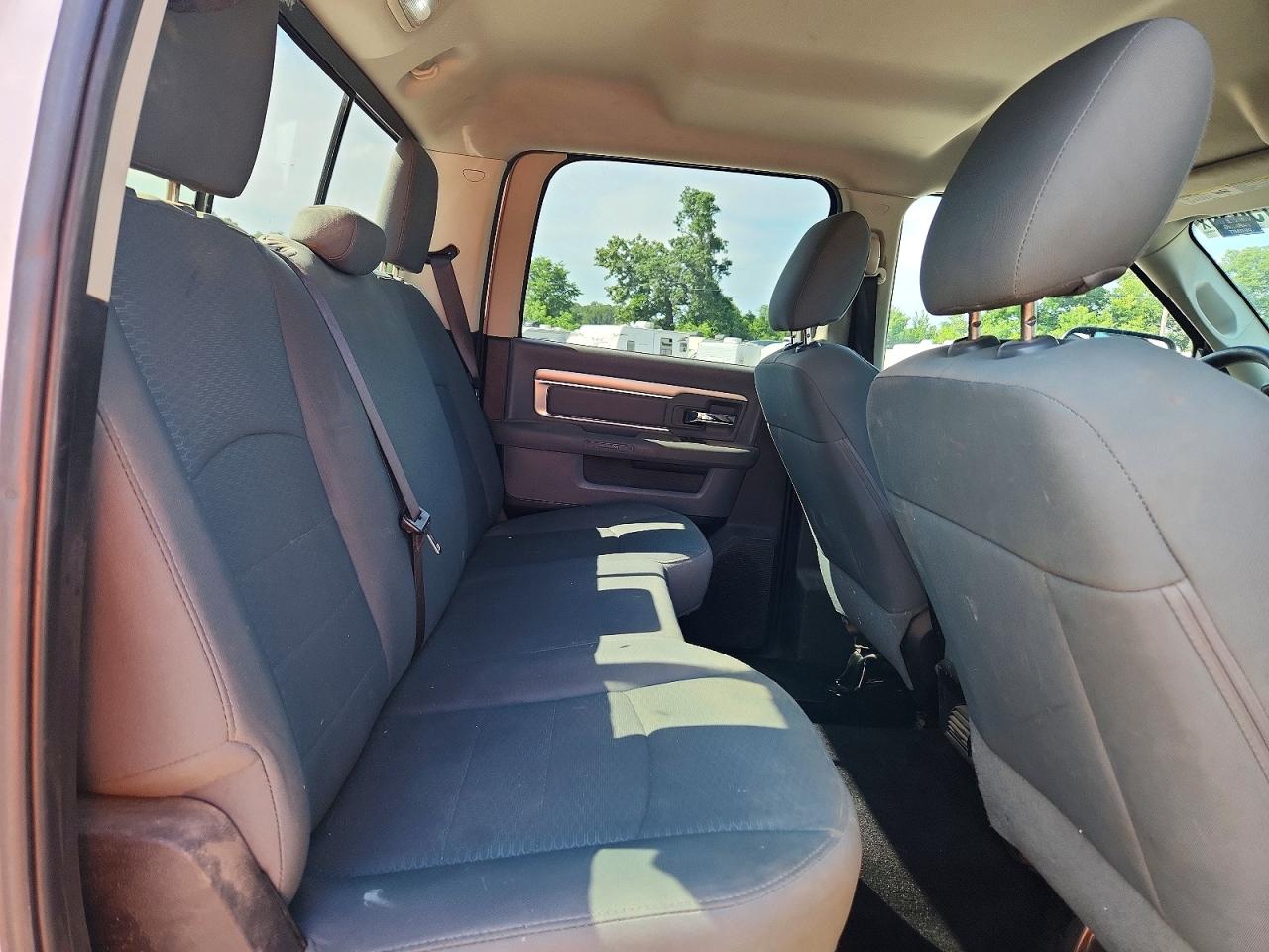 2015 RAM 1500 SLT photo 10