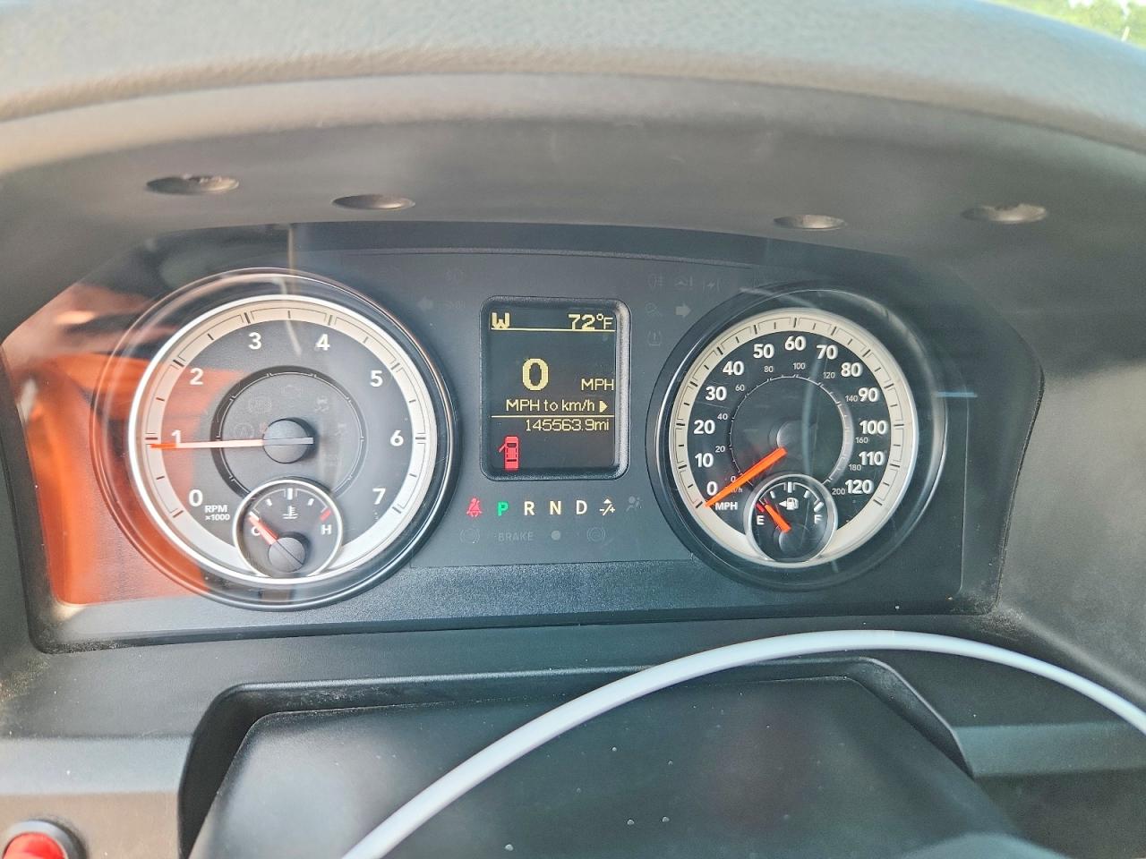 2015 RAM 1500 SLT photo 9