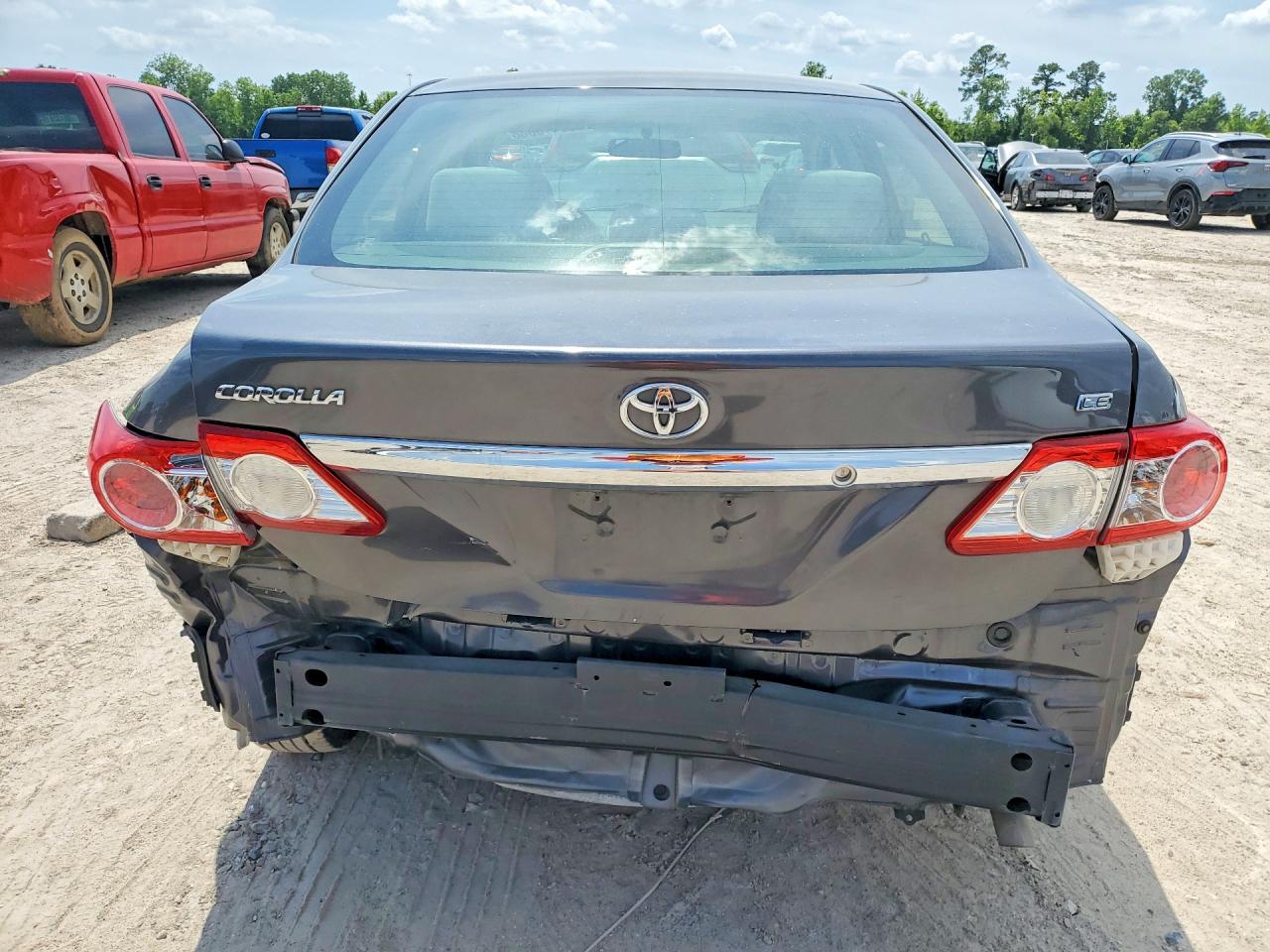 2011 TOYOTA COROLLA LE photo 6