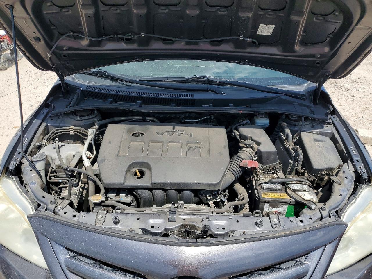 2011 TOYOTA COROLLA LE photo 12