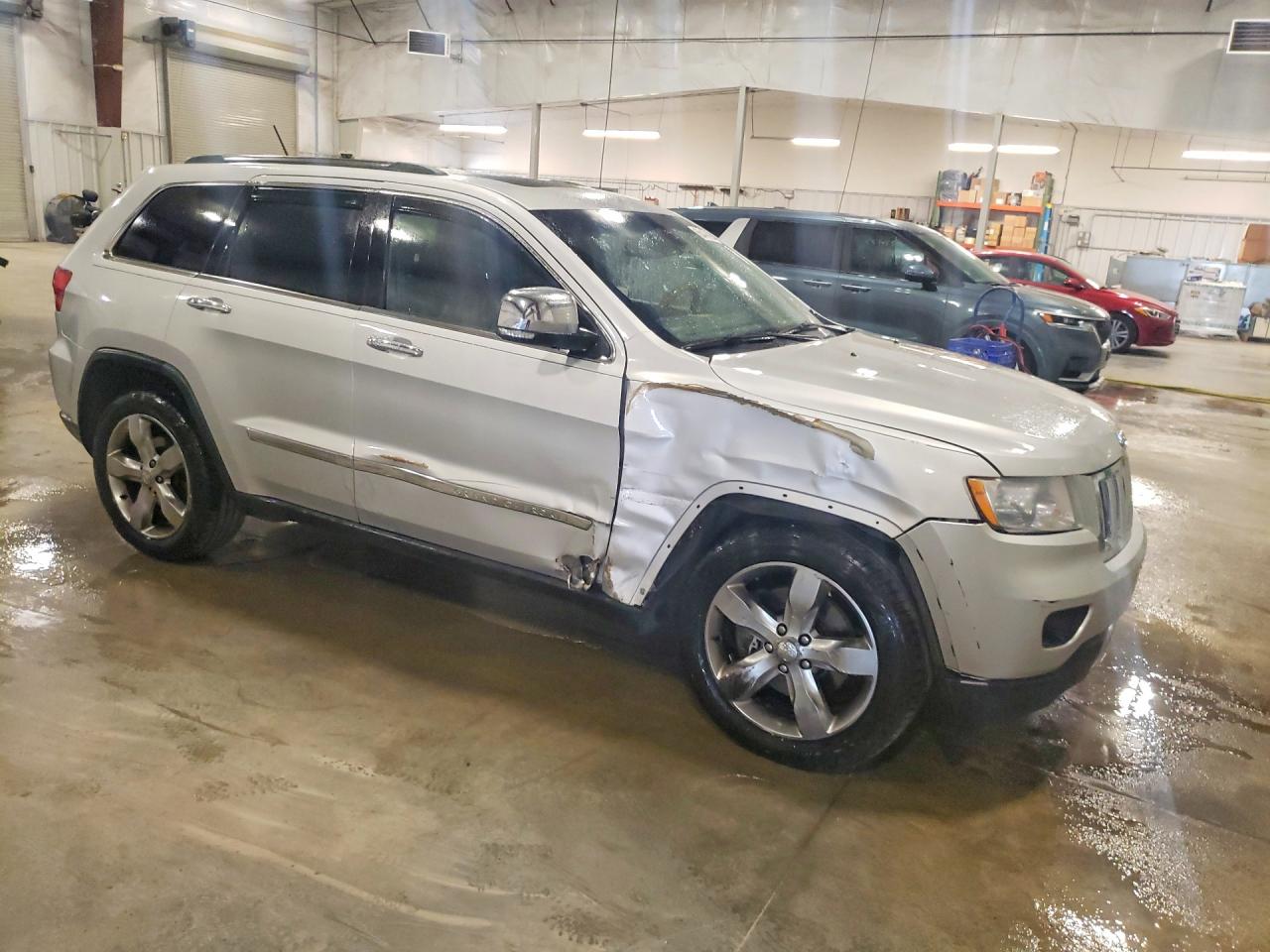 2011 JEEP GRAND CHEROKEE OVERLAND photo 10