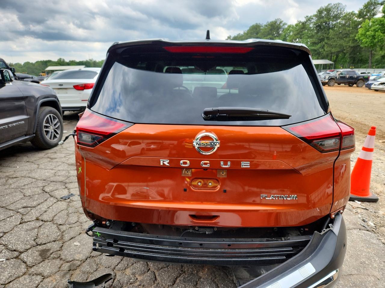 2021 NISSAN ROGUE PLATINUM photo 16