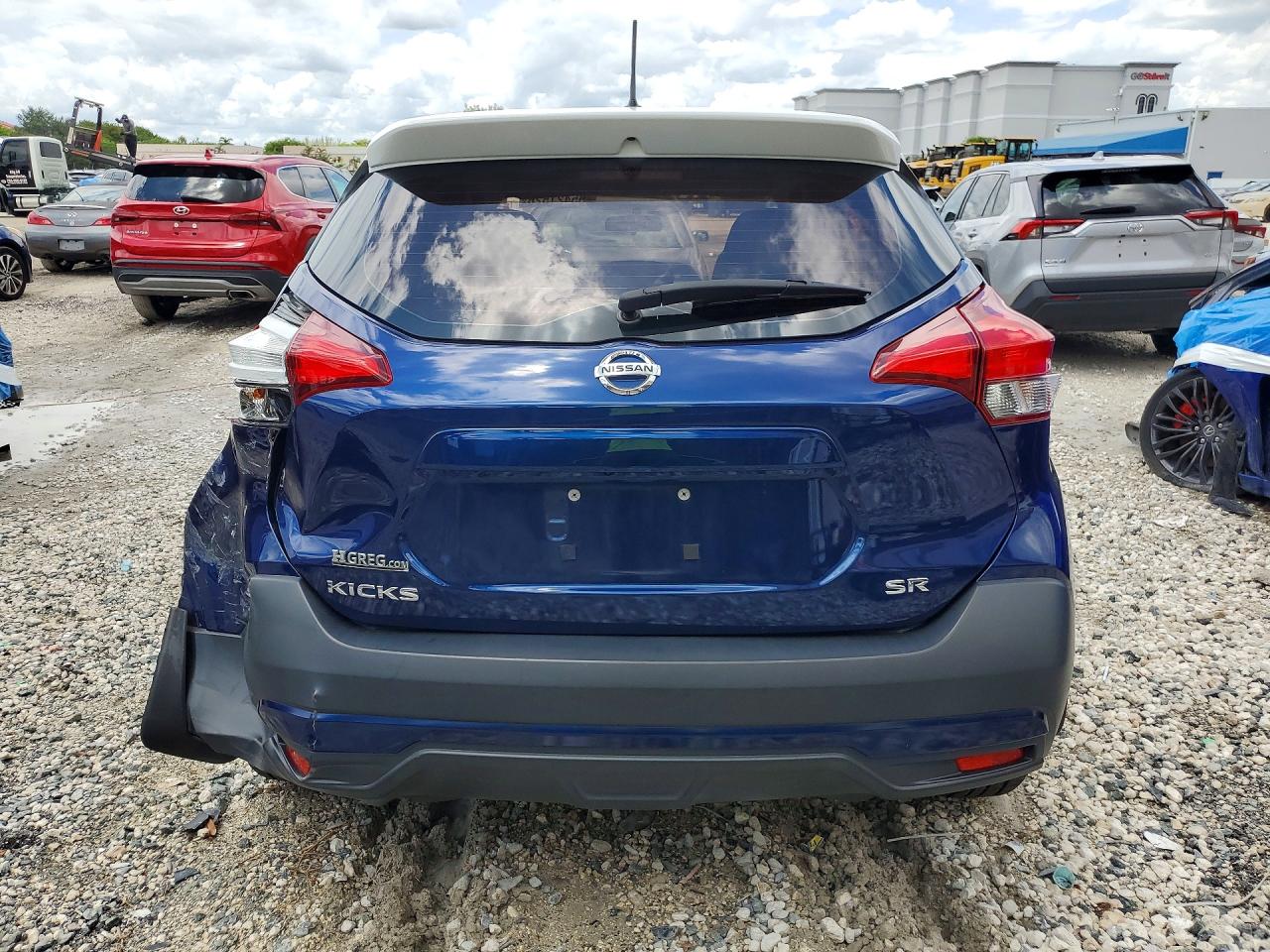 2018 NISSAN KICKS SR photo 11
