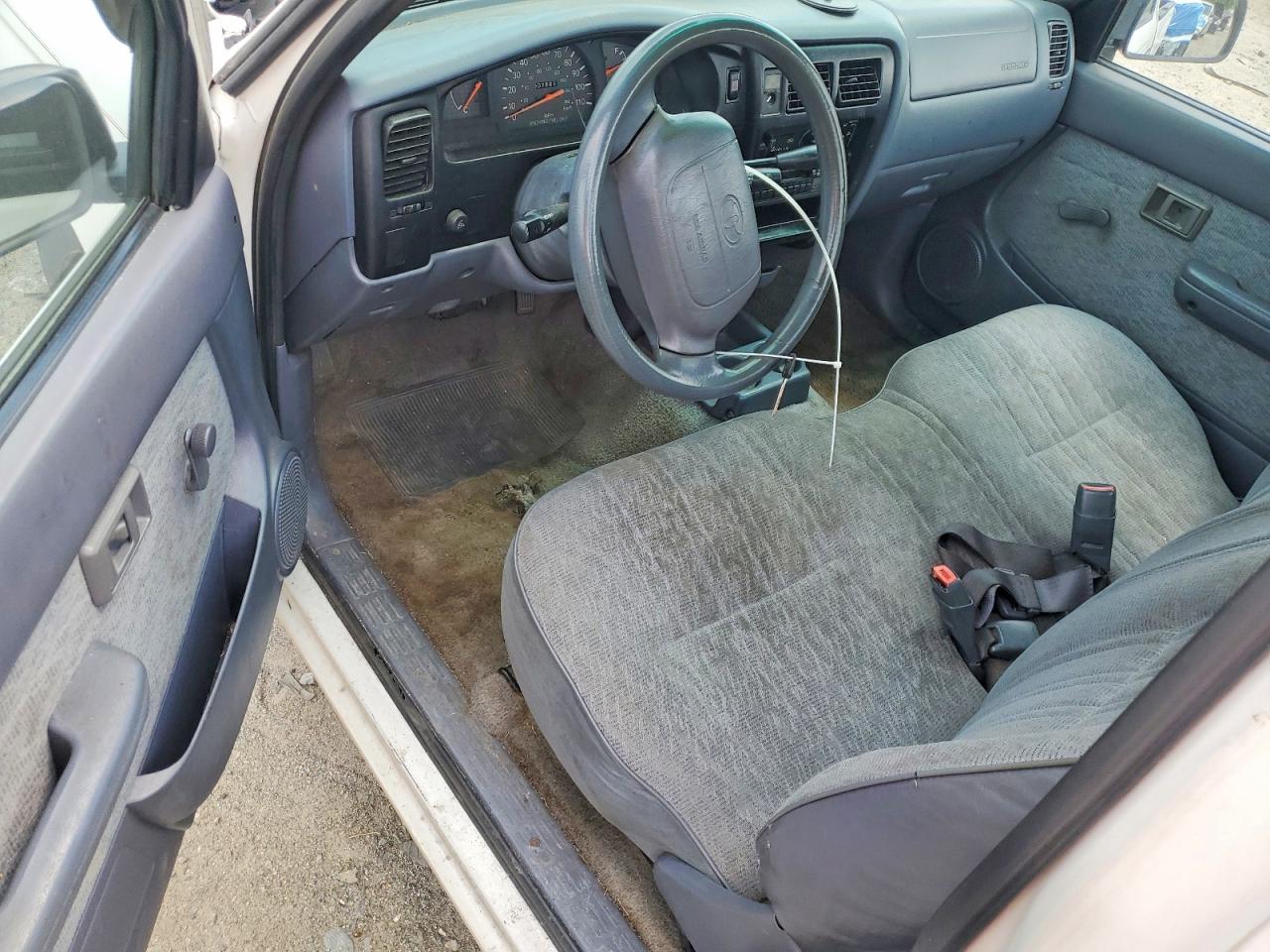 1999 TOYOTA TACOMA BASE photo 15