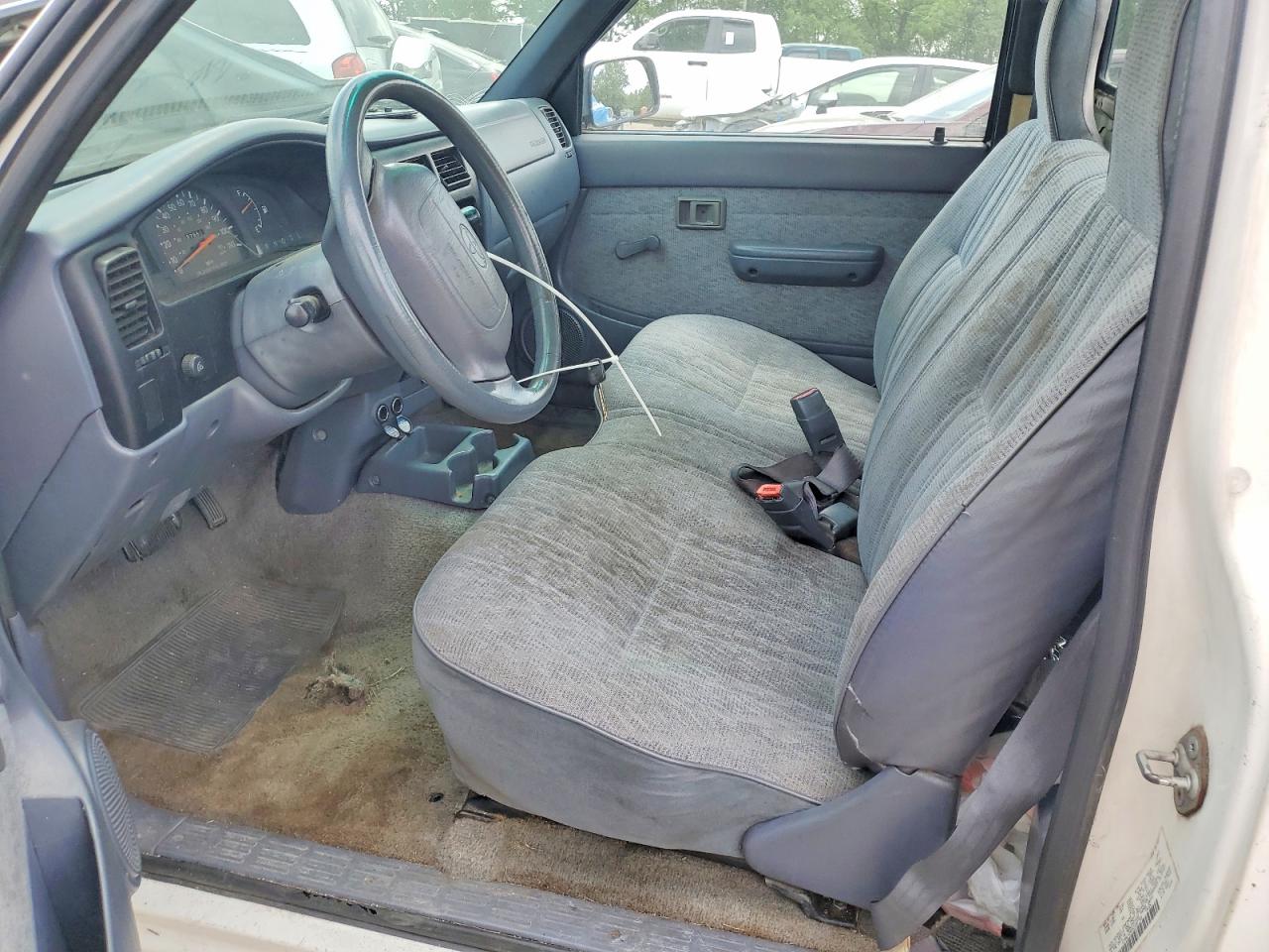 1999 TOYOTA TACOMA BASE photo 13