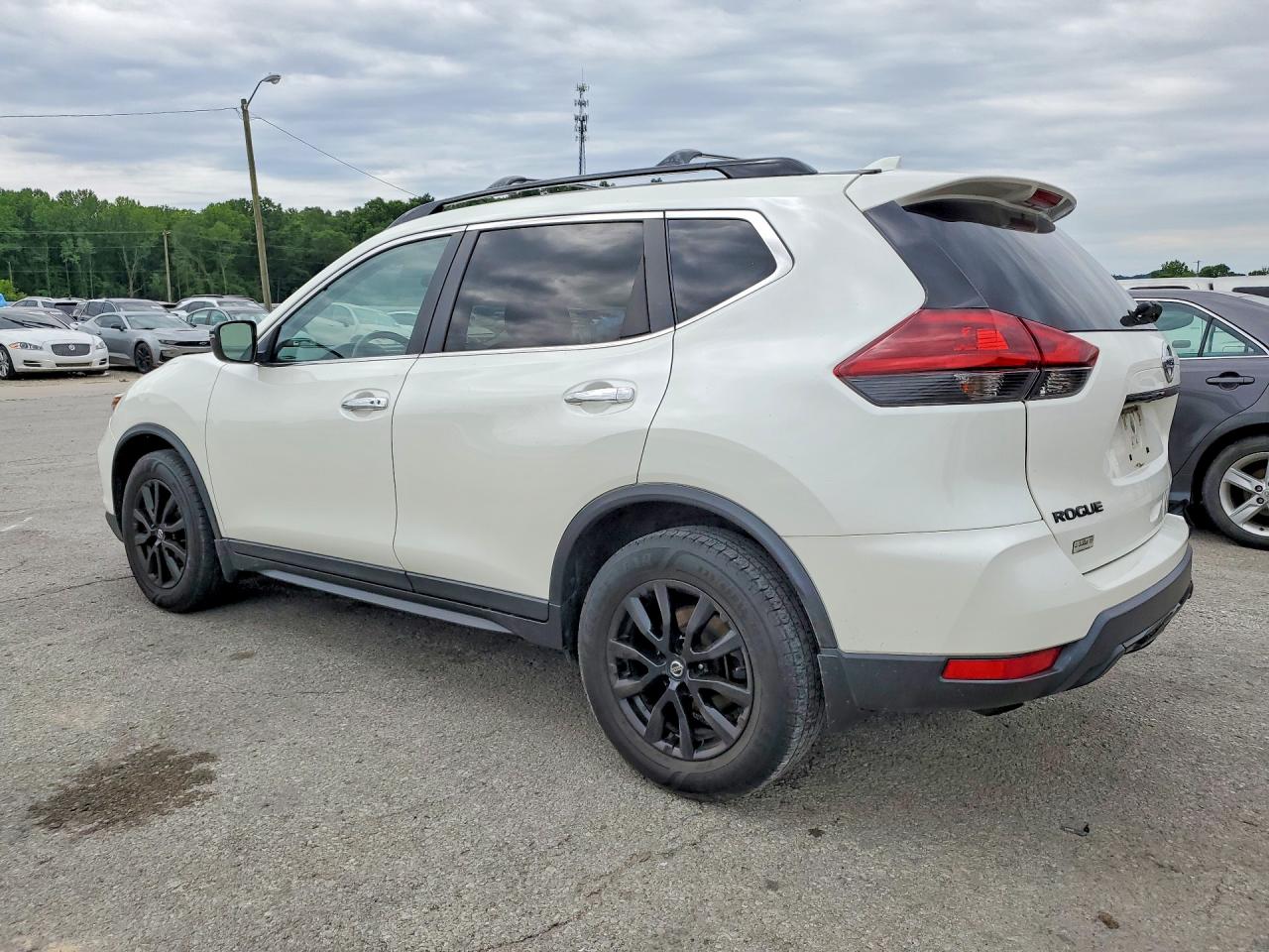 2018 NISSAN ROGUE SV photo 3