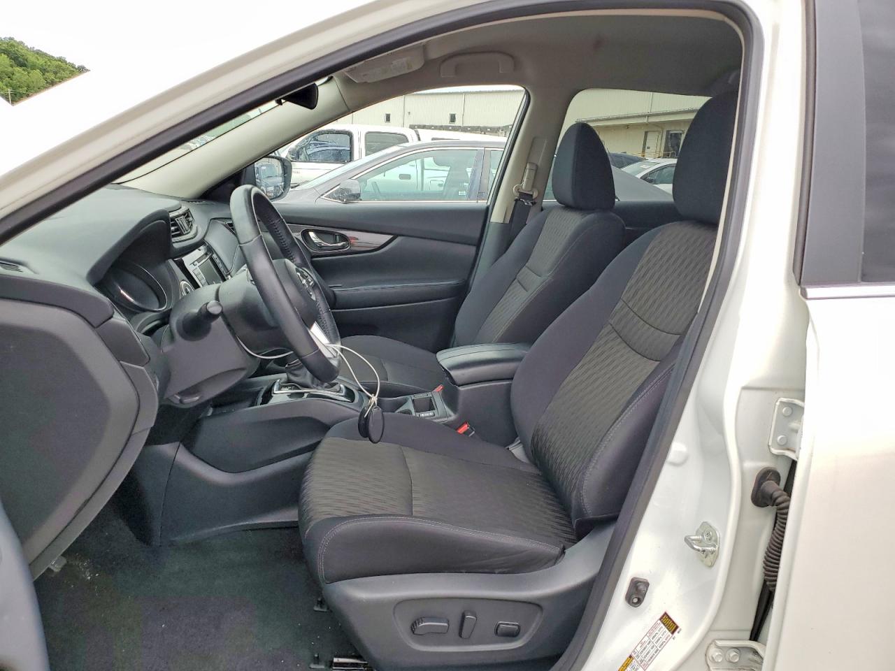 2018 NISSAN ROGUE SV photo 13