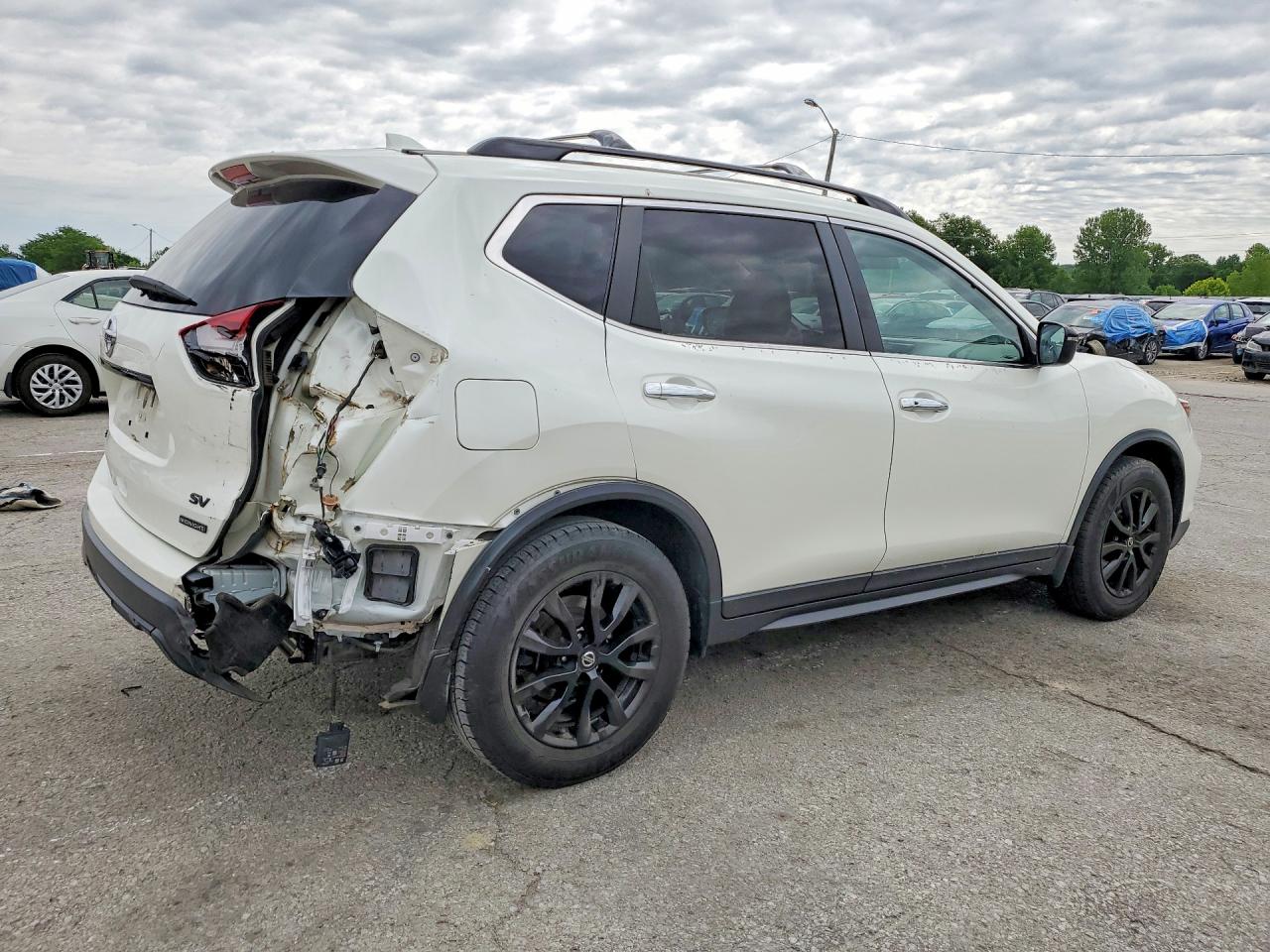 2018 NISSAN ROGUE SV photo 5