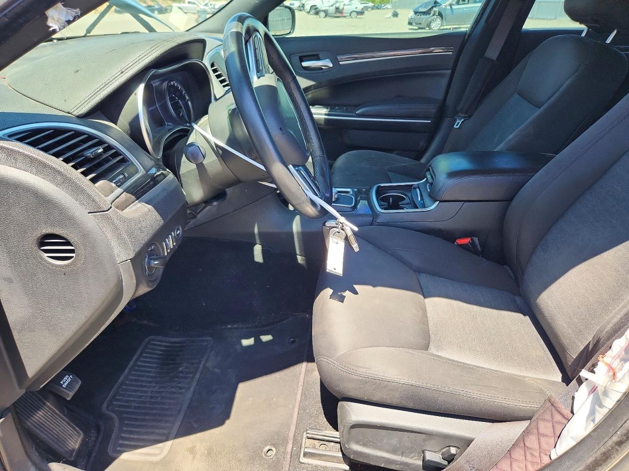 2019 CHRYSLER 300 TOURING photo 13