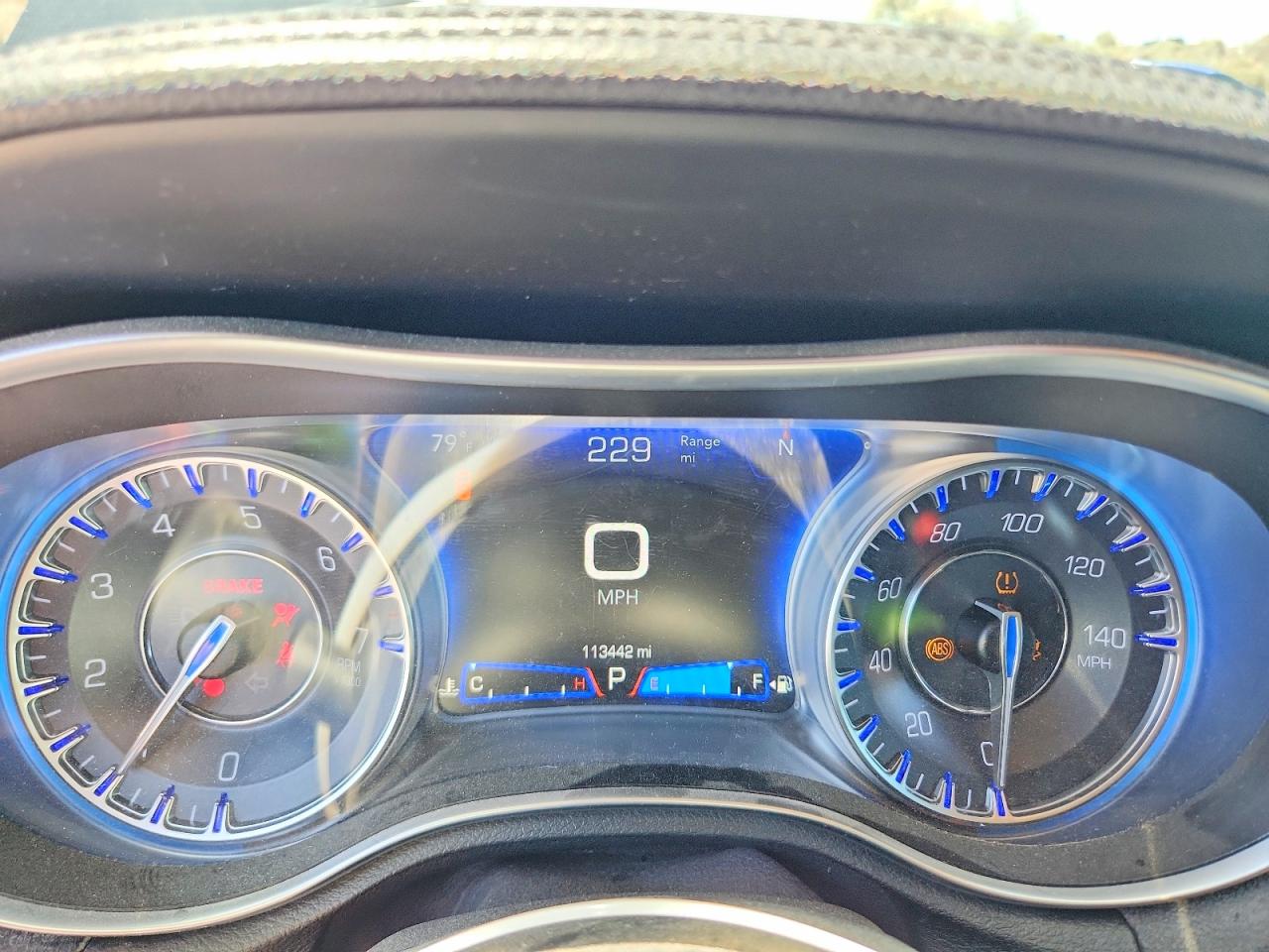 2019 CHRYSLER 300 TOURING photo 17