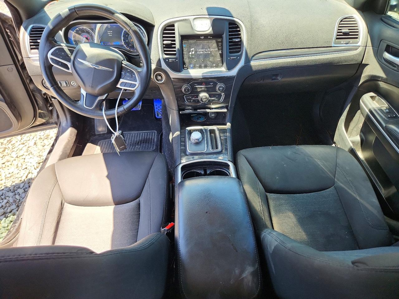 2019 CHRYSLER 300 TOURING photo 15
