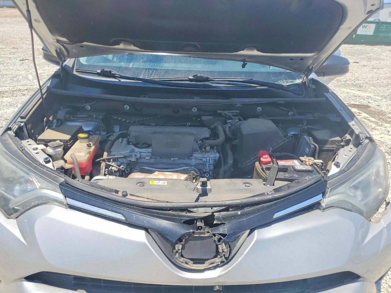 2018 TOYOTA RAV4 LE photo 21