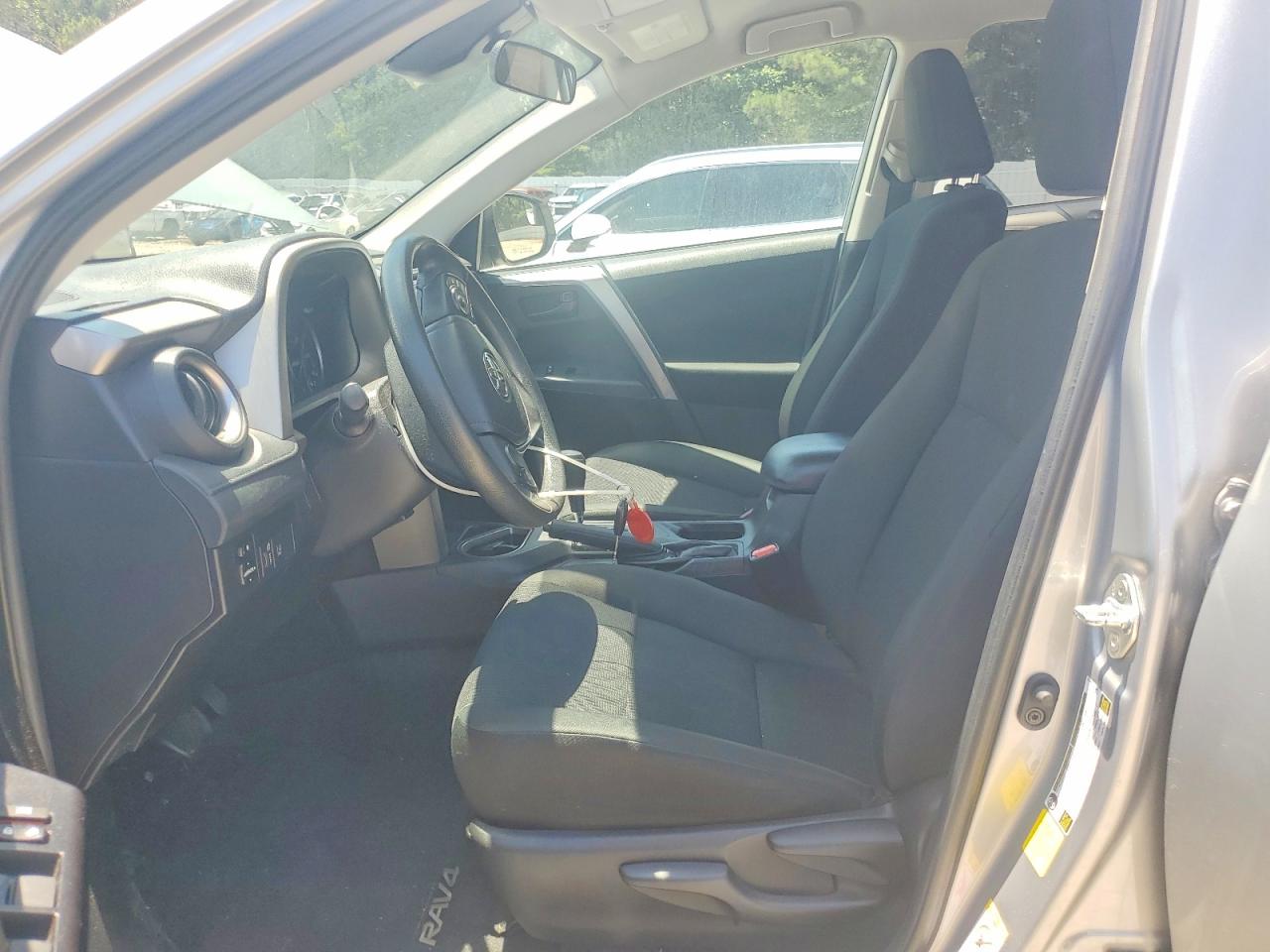 2018 TOYOTA RAV4 LE photo 13