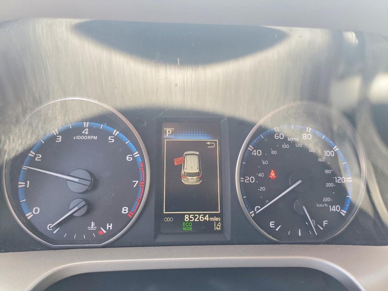 2018 TOYOTA RAV4 LE photo 17