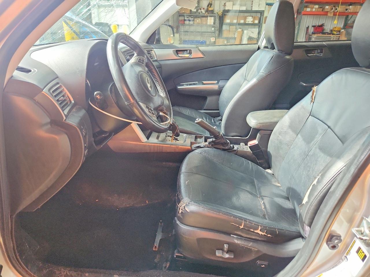 2011 SUBARU FORESTER LIMITED photo 13