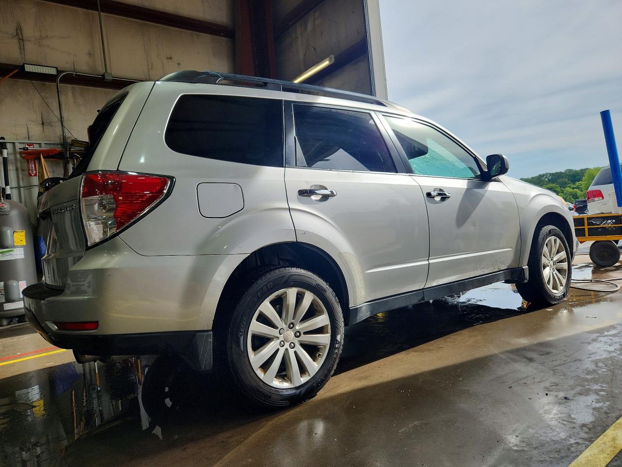 2011 SUBARU FORESTER LIMITED photo 5