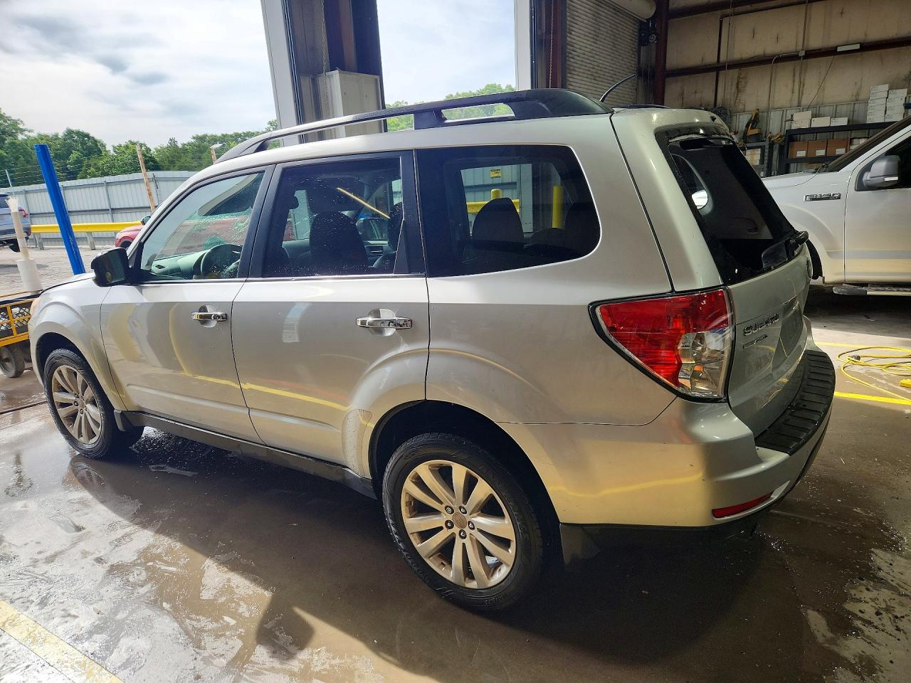 2011 SUBARU FORESTER LIMITED photo 3