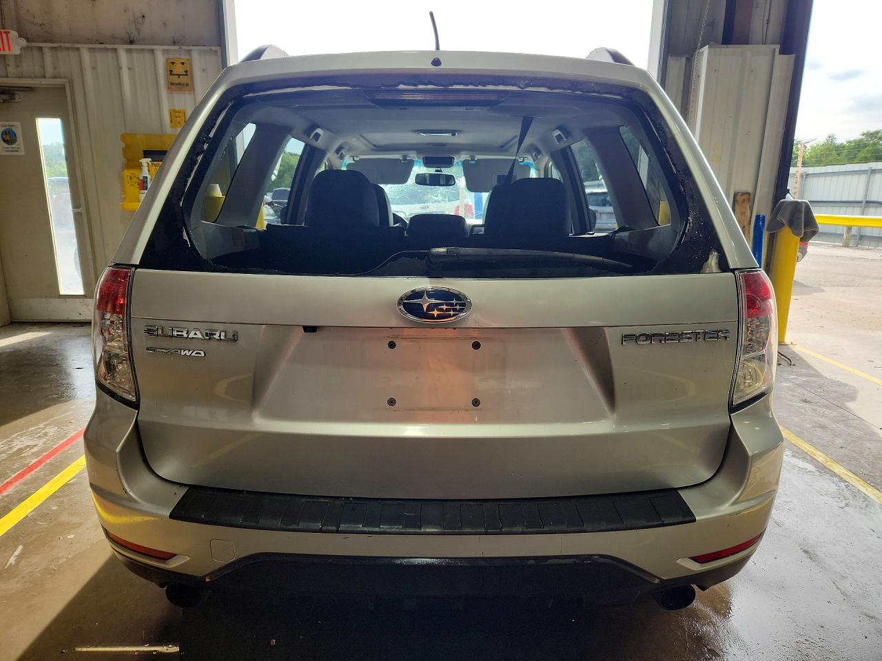 2011 SUBARU FORESTER LIMITED photo 11