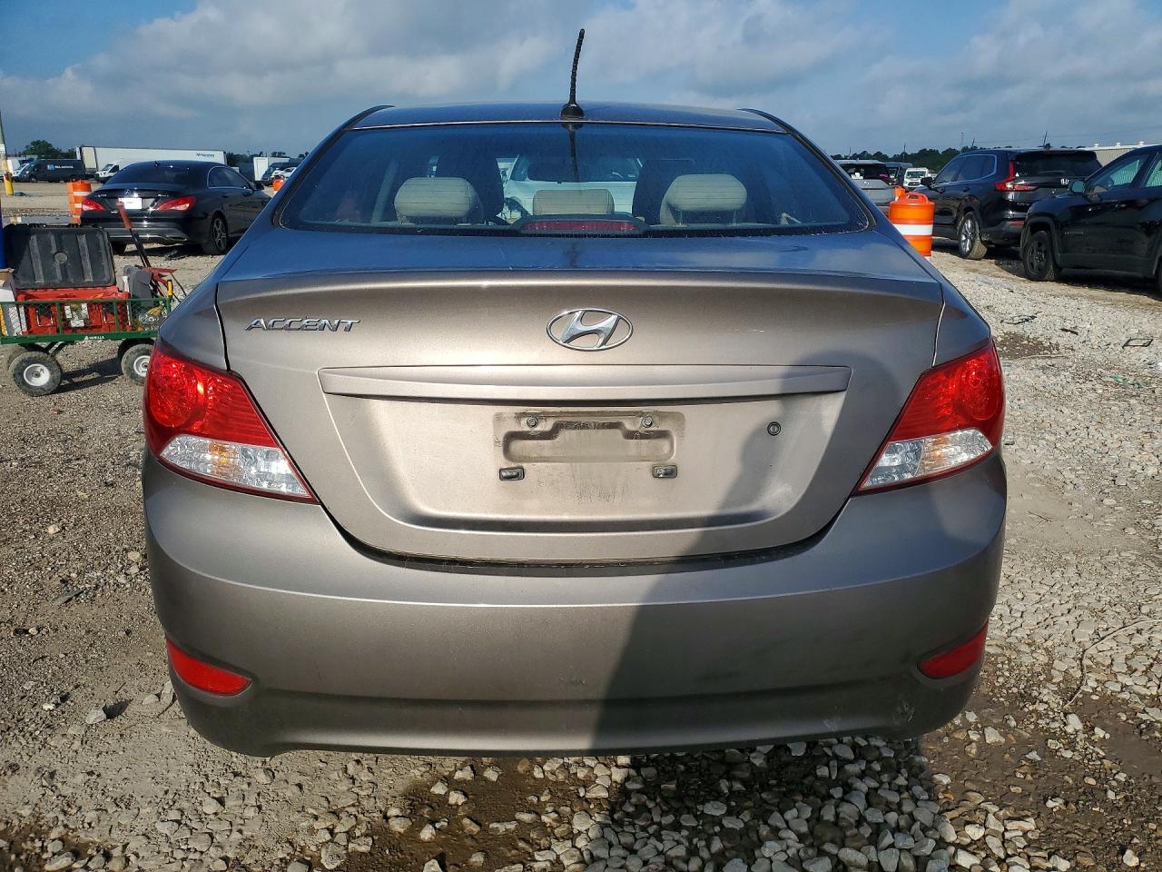 2014 HYUNDAI ACCENT GLS photo 11