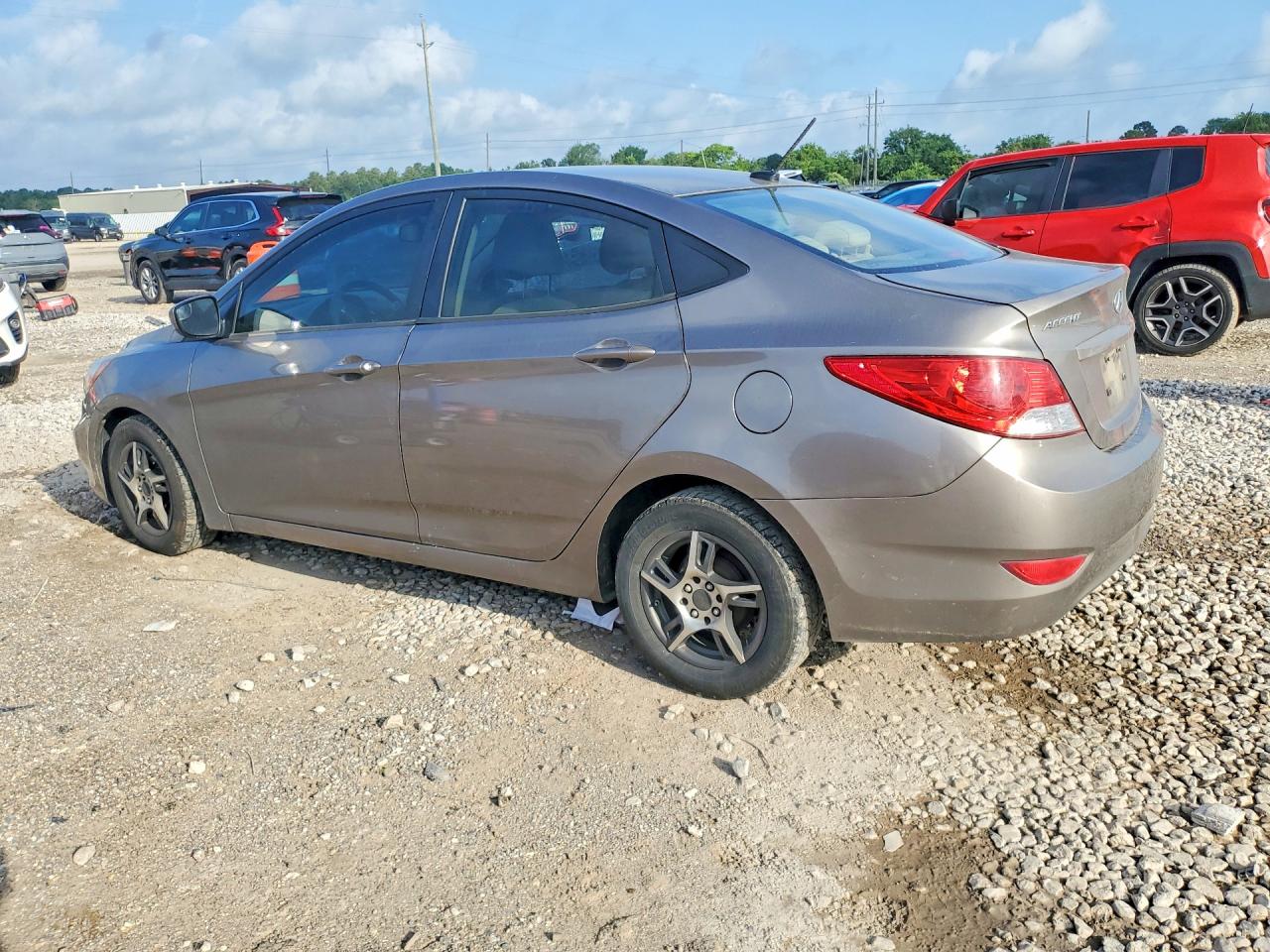 2014 HYUNDAI ACCENT GLS photo 3