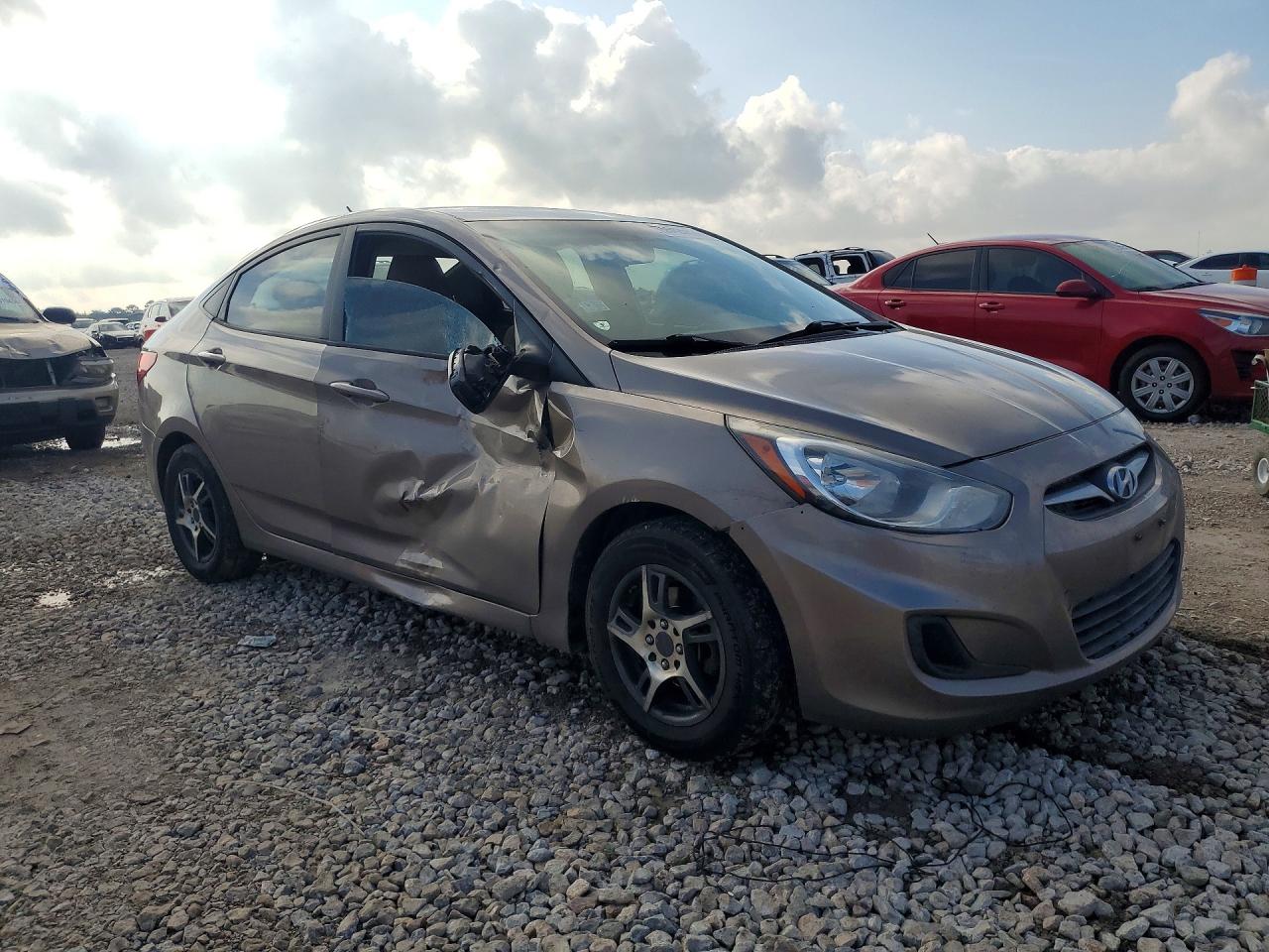 2014 HYUNDAI ACCENT GLS photo 7