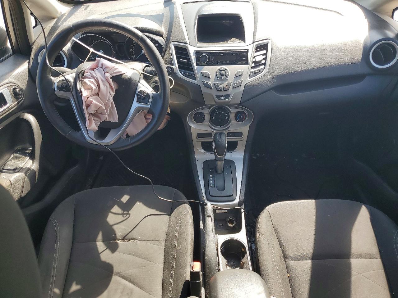 2015 FORD FIESTA SE photo 22