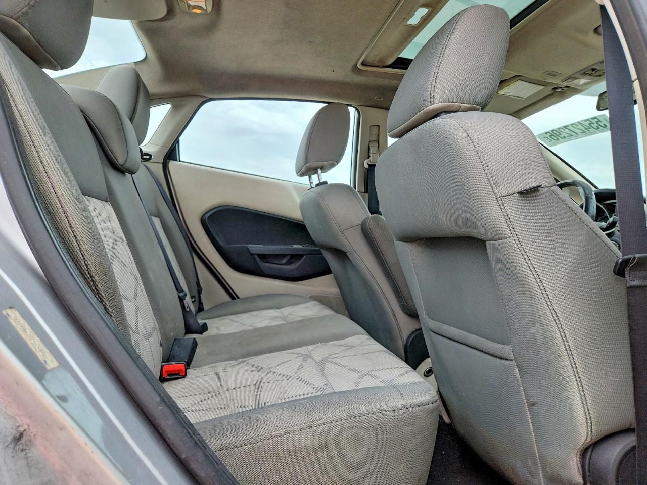 2012 FORD FIESTA SE photo 19