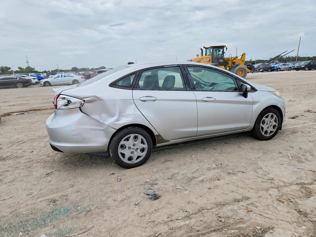 2012 FORD FIESTA SE photo 5
