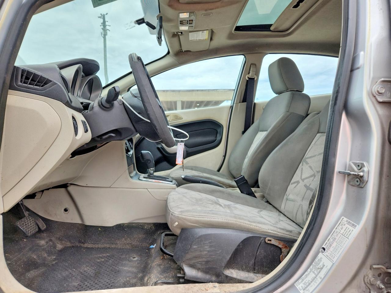 2012 FORD FIESTA SE photo 13