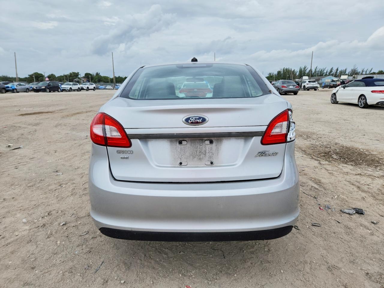 2012 FORD FIESTA SE photo 11