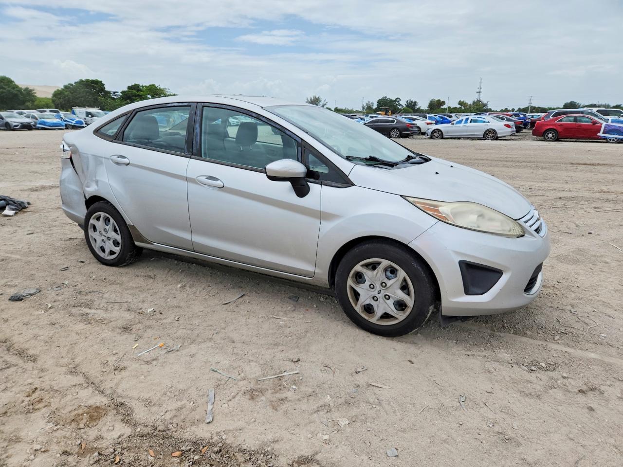 2012 FORD FIESTA SE photo 7
