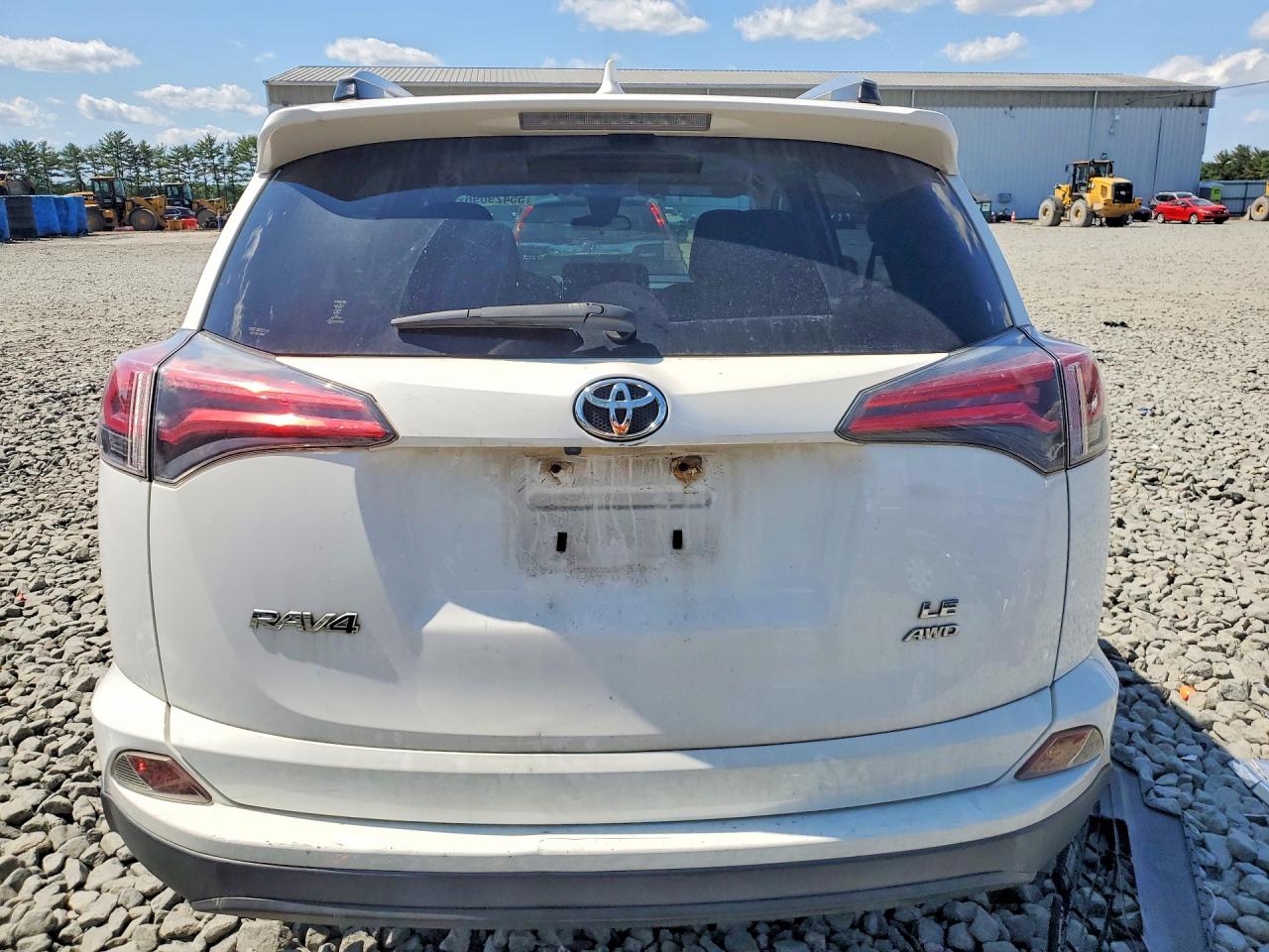 2017 TOYOTA RAV4 LE photo 16