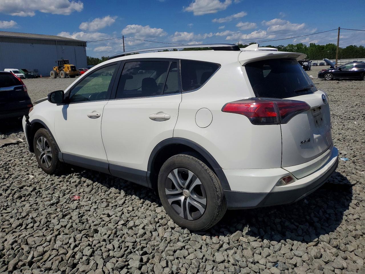 2017 TOYOTA RAV4 LE photo 4