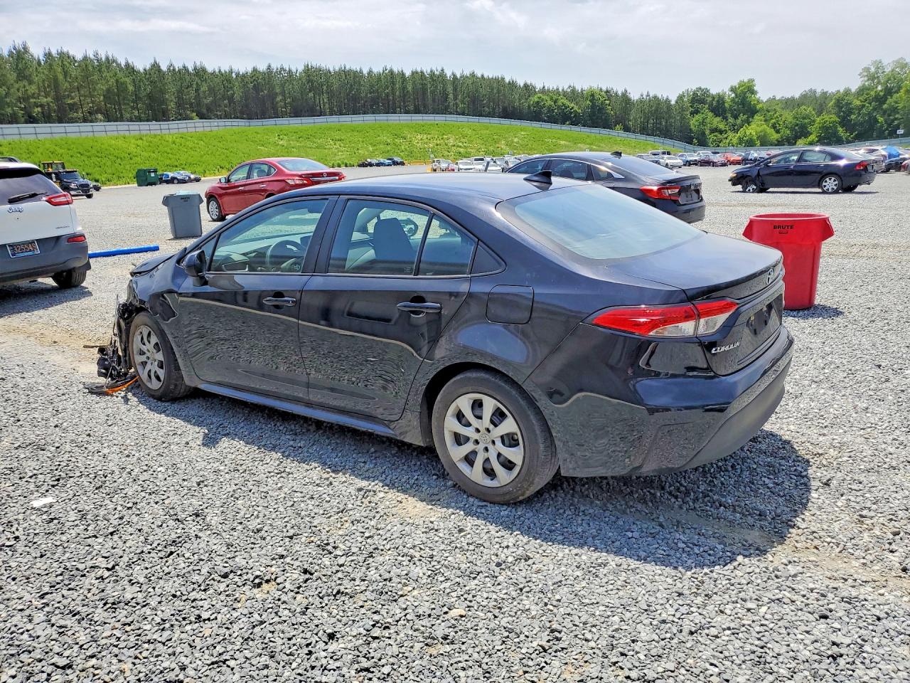 2023 TOYOTA COROLLA LE photo 3