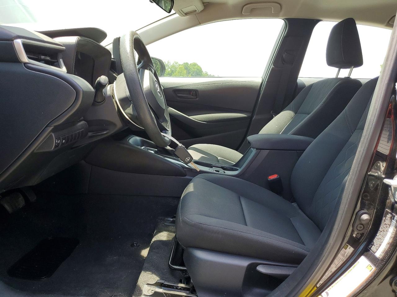2023 TOYOTA COROLLA LE photo 13