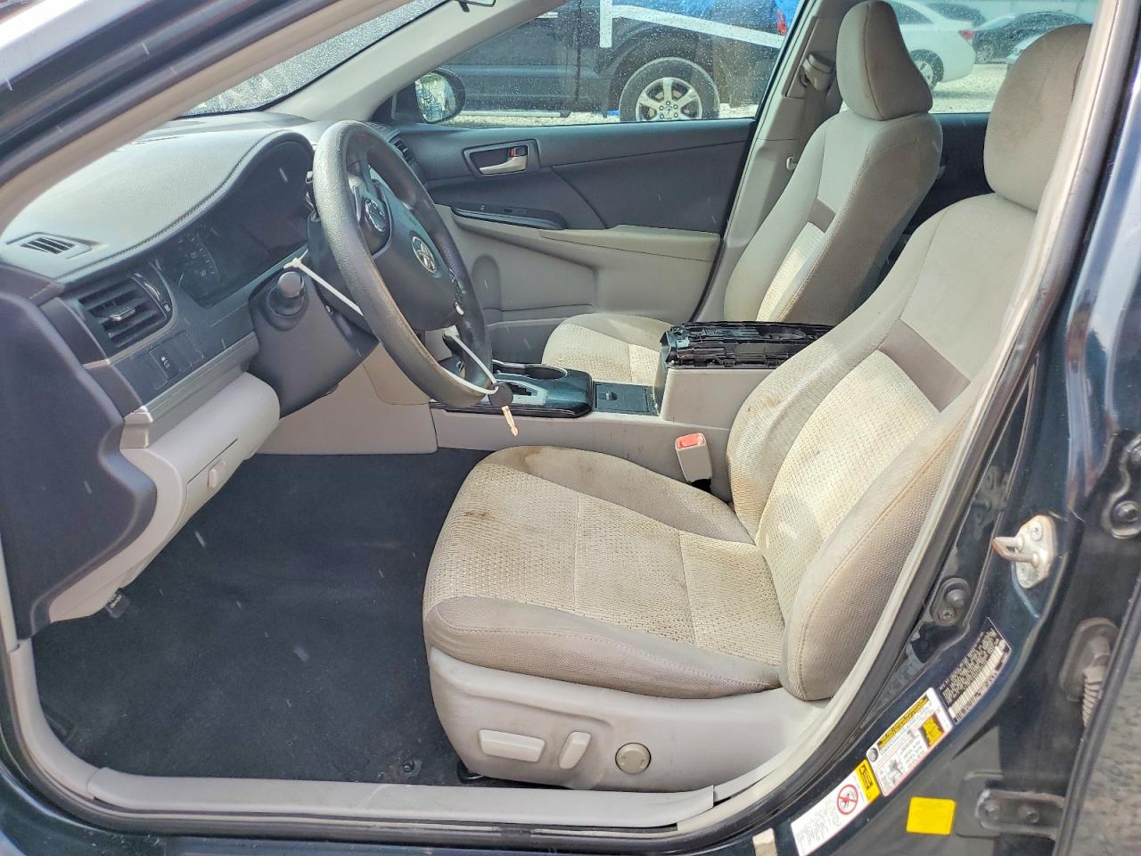 2014 TOYOTA CAMRY LE photo 7